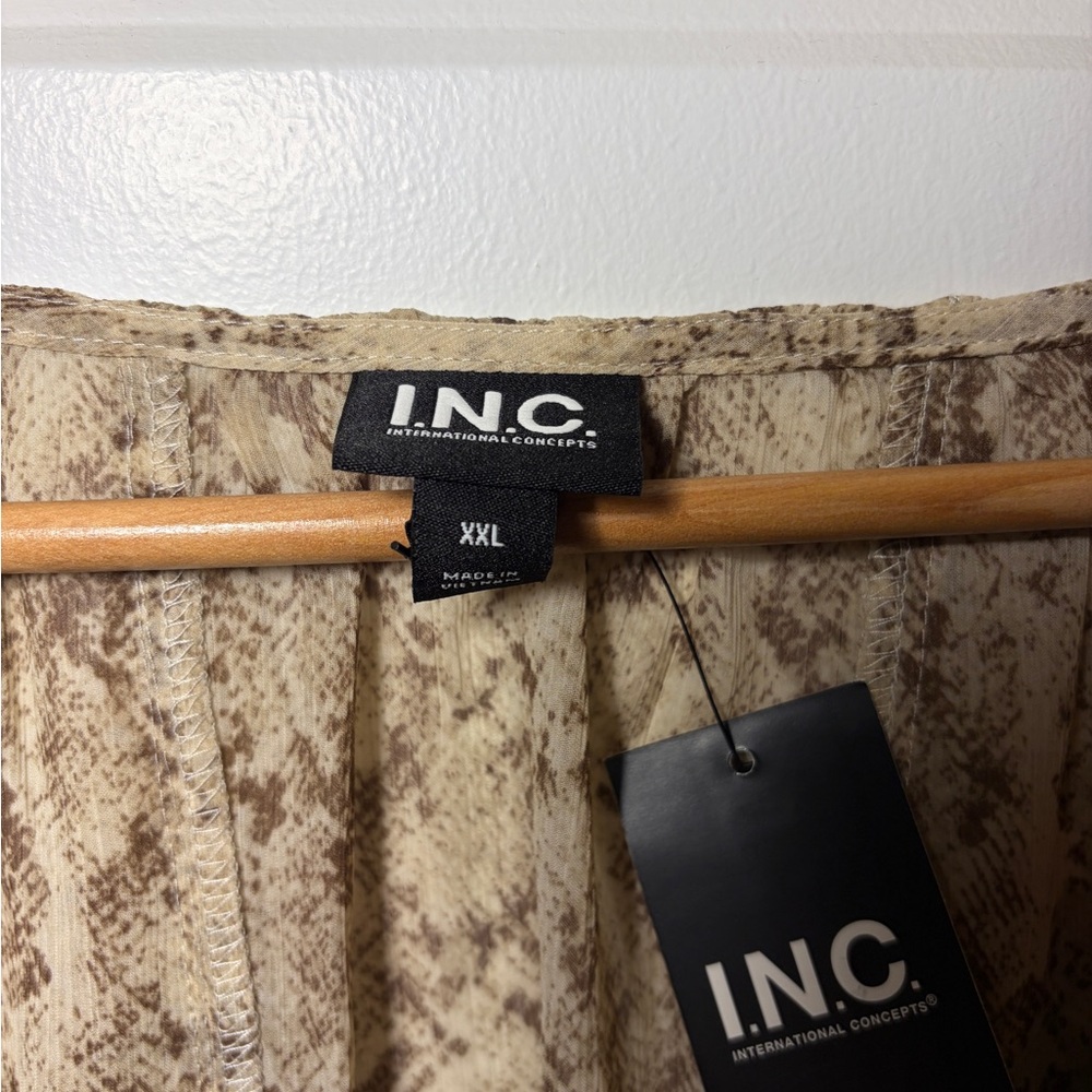 I.N.C. International Concepts | Printed Ruffle V-Neck Long Sleeve Blouse NWT - Picture 5 of 8